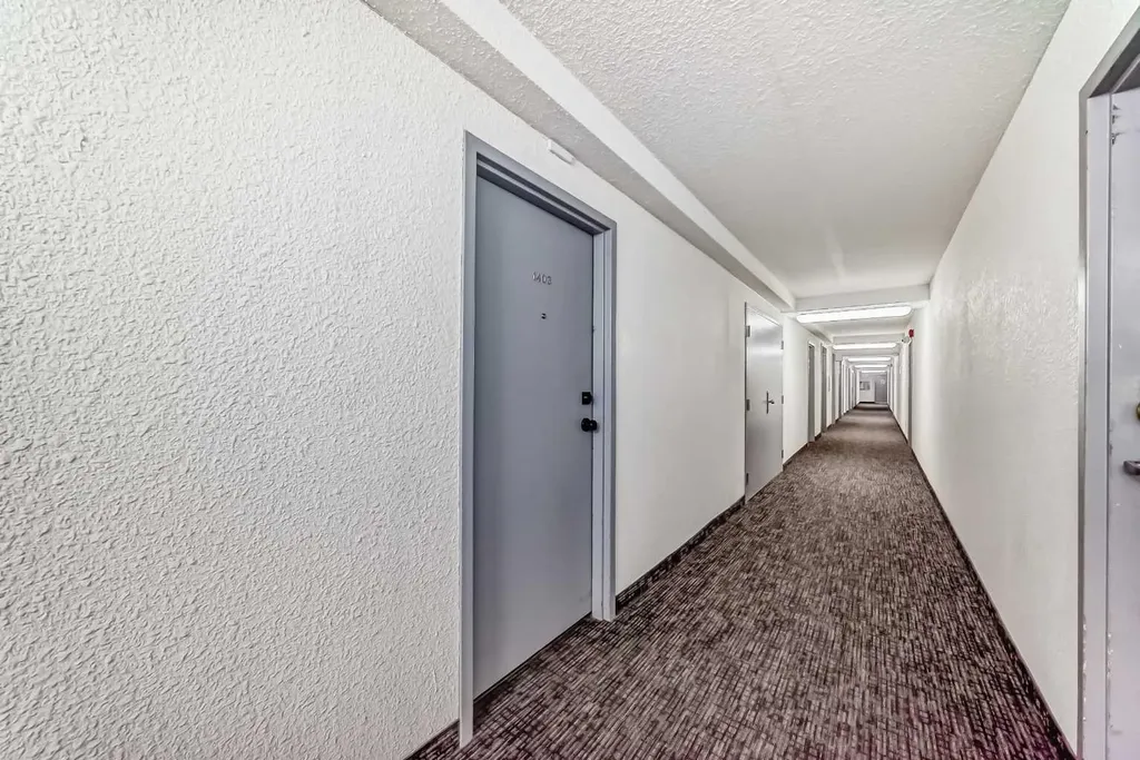 221 6 Avenue SE Calgary AB T2G 4Z9