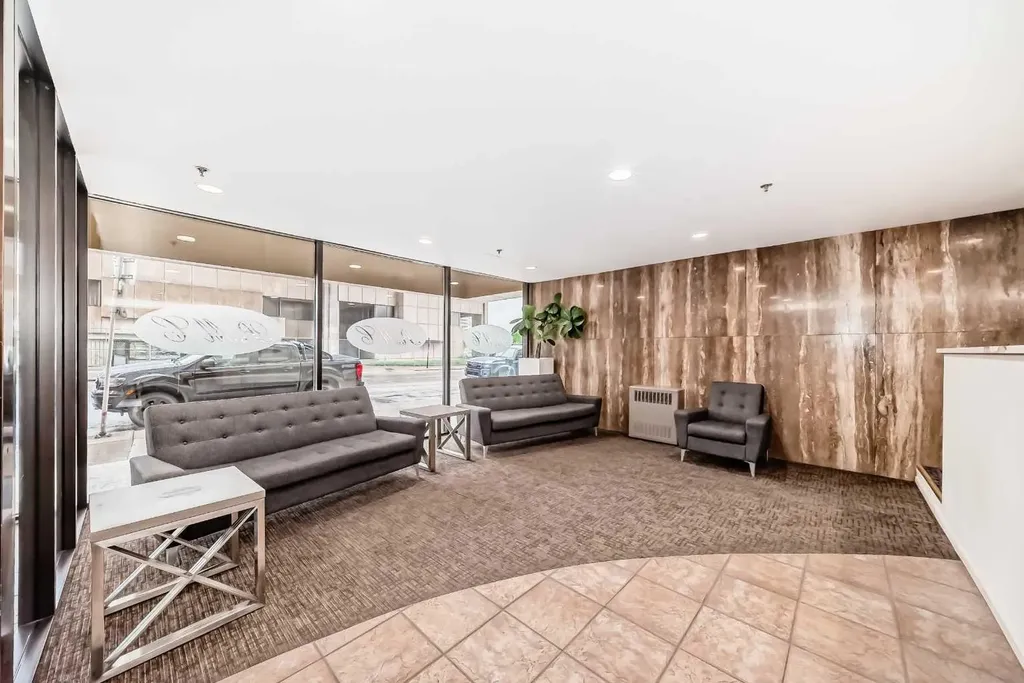 221 6 Avenue SE Calgary AB T2G 4Z9