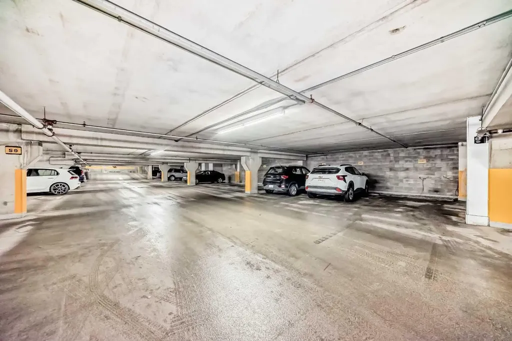 221 6 Avenue SE Calgary AB T2G 4Z9