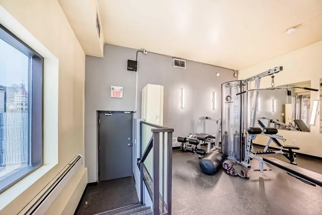 221 6 Avenue SE Calgary AB T2G 4Z9