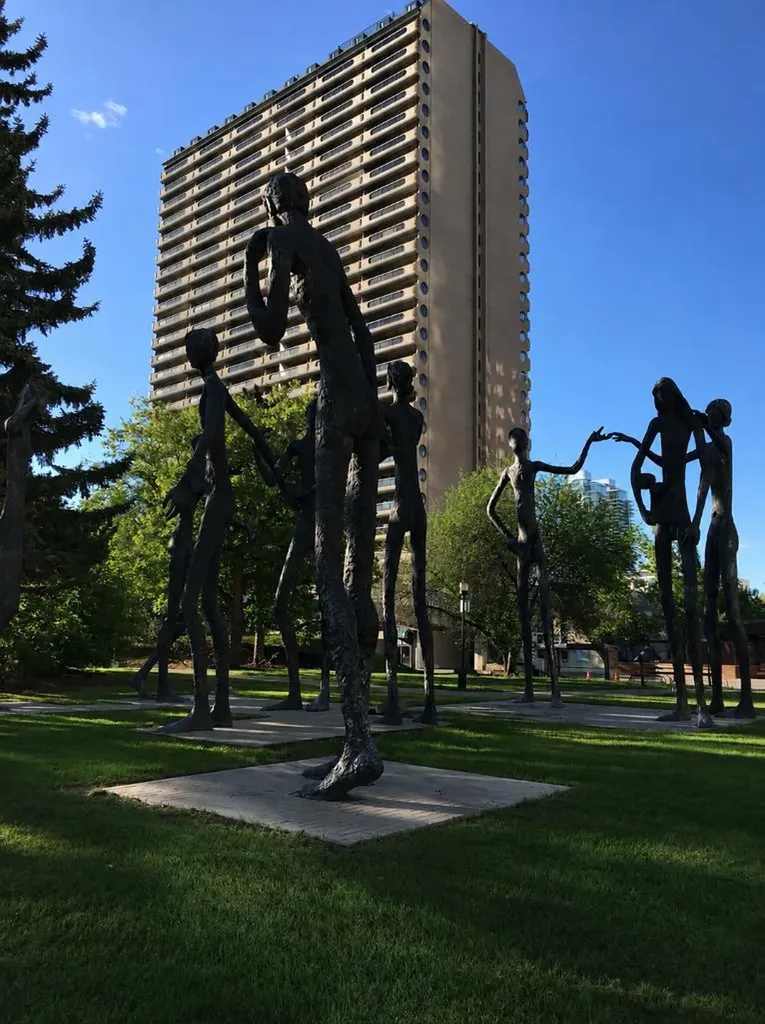 221 6 Avenue SE Calgary AB T2G 4Z9