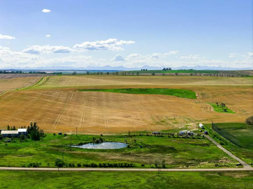 262131 Range Road 14 Rural Rocky View County AB T4B 3L5