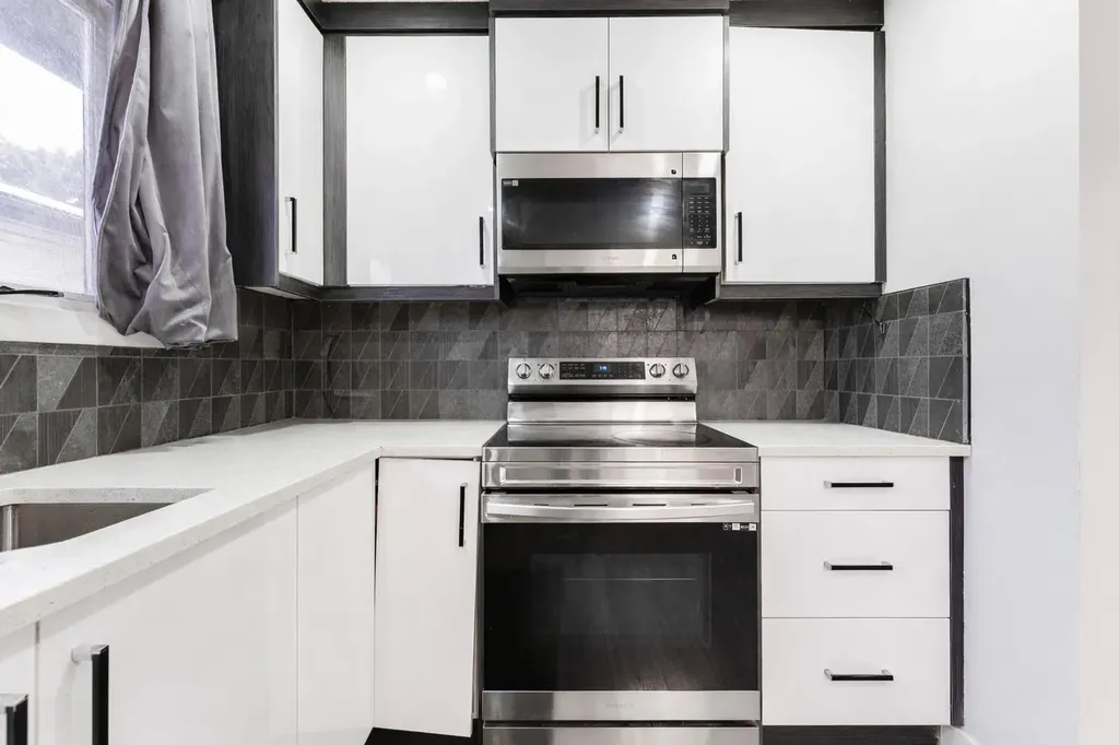 6420 26 Avenue NE Calgary AB T1Y 3V1