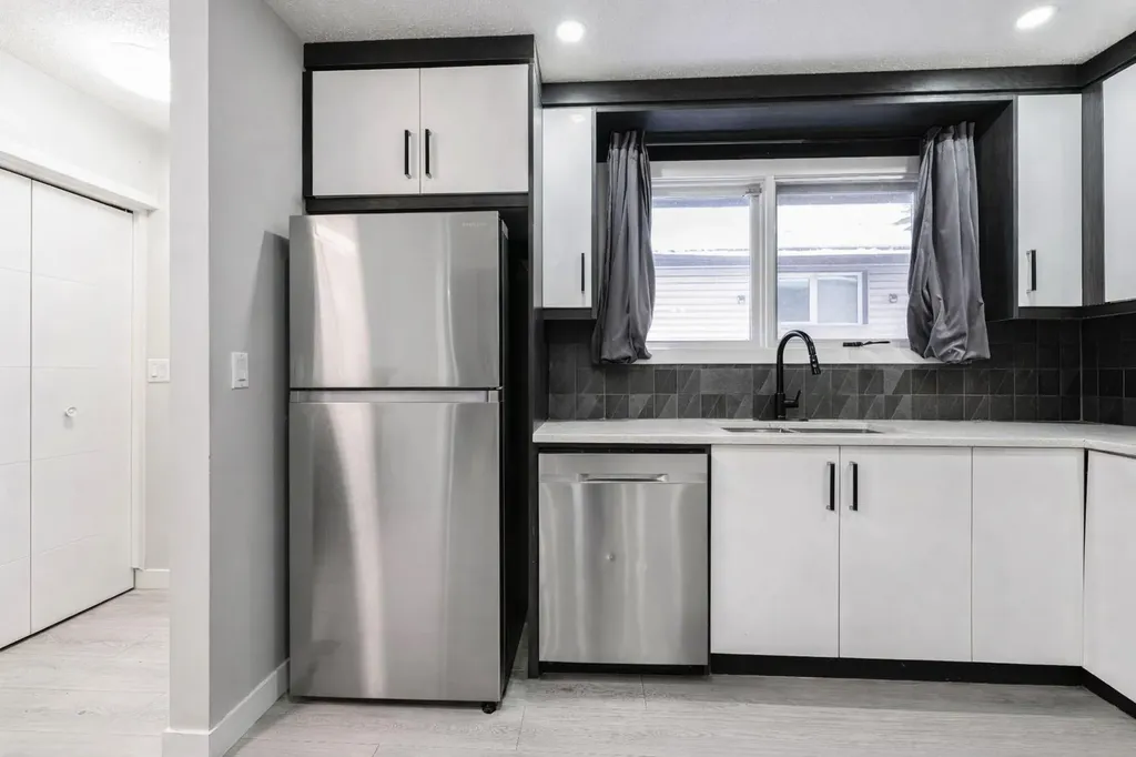 6420 26 Avenue NE Calgary AB T1Y 3V1