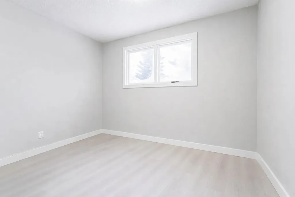 6420 26 Avenue NE Calgary AB T1Y 3V1
