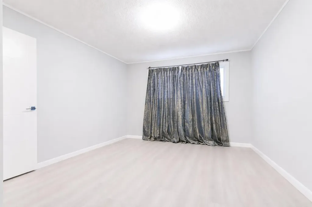 6420 26 Avenue NE Calgary AB T1Y 3V1