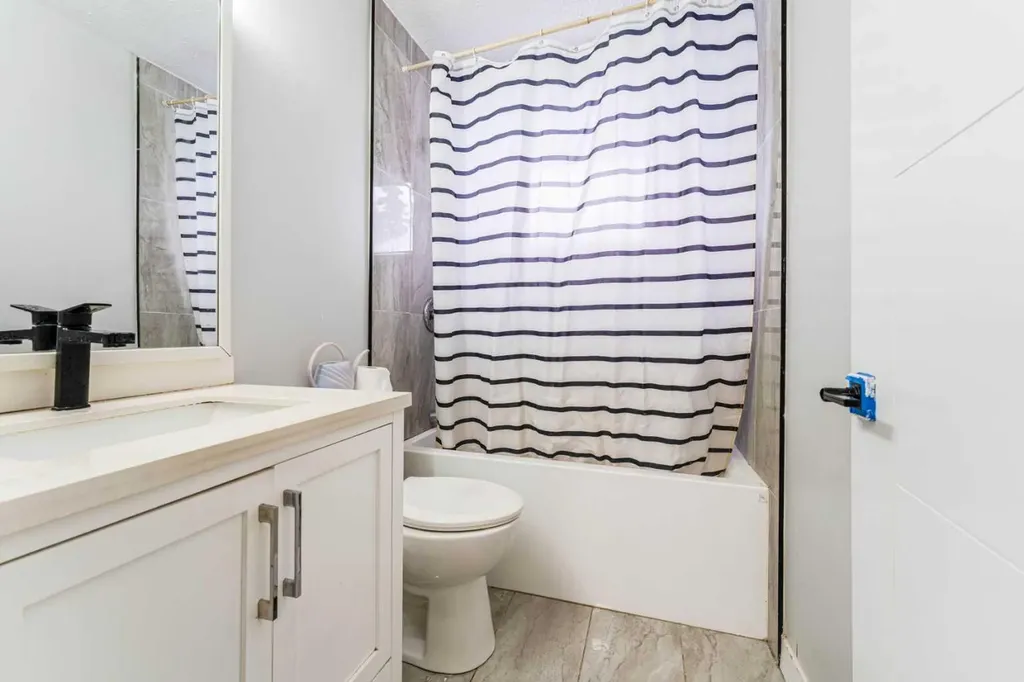 6420 26 Avenue NE Calgary AB T1Y 3V1