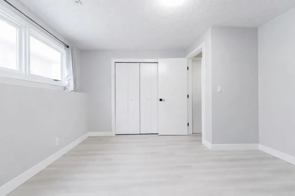 6420 26 Avenue NE Calgary AB T1Y 3V1