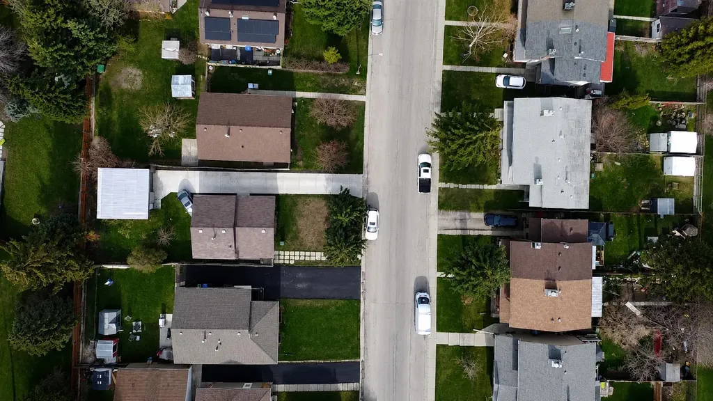 6420 26 Avenue NE Calgary AB T1Y 3V1