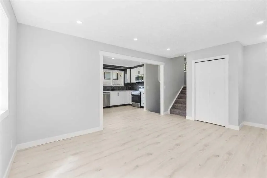 6420 26 Avenue NE Calgary AB T1Y 3V1
