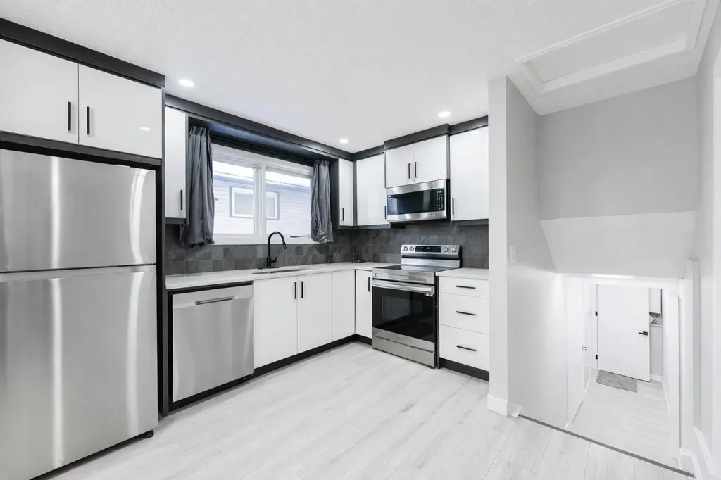 6420 26 Avenue NE Calgary AB T1Y 3V1