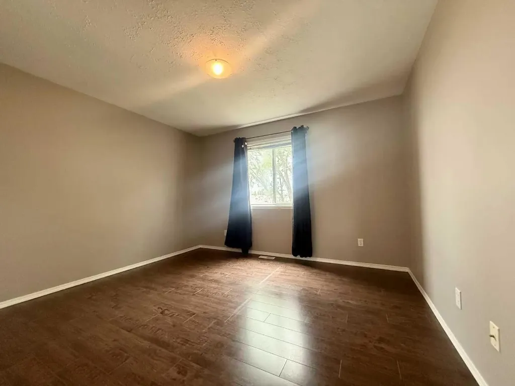 528 16 Street Wainwright AB T9W 1J7