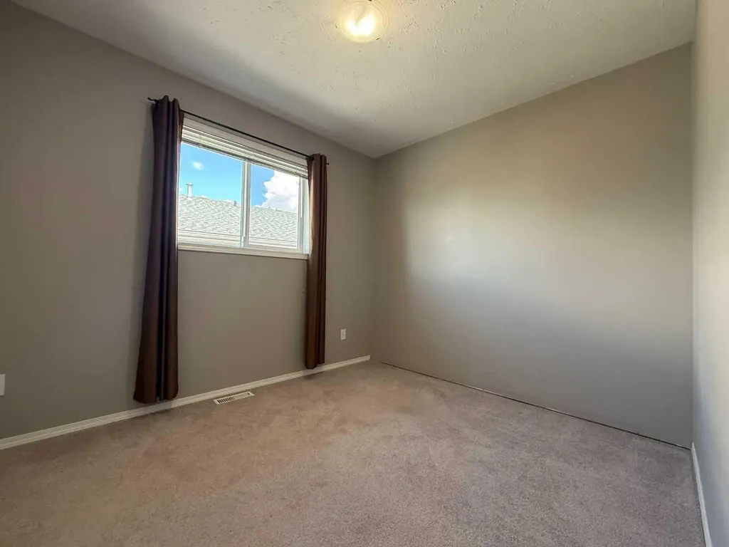 528 16 Street Wainwright AB T9W 1J7