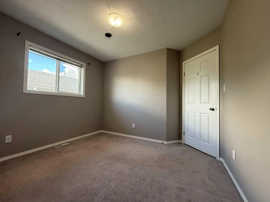 528 16 Street Wainwright AB T9W 1J7