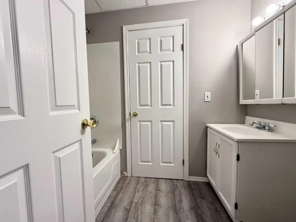 528 16 Street Wainwright AB T9W 1J7