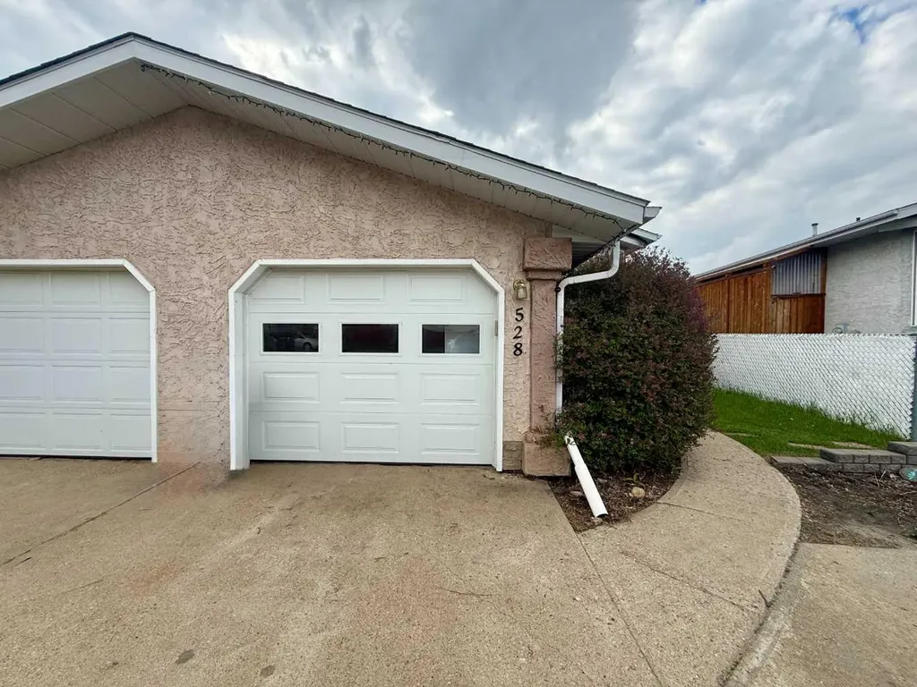 528 16 Street Wainwright AB T9W 1J7