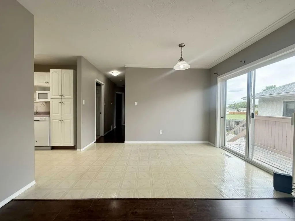 528 16 Street Wainwright AB T9W 1J7