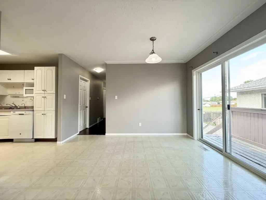 528 16 Street Wainwright AB T9W 1J7