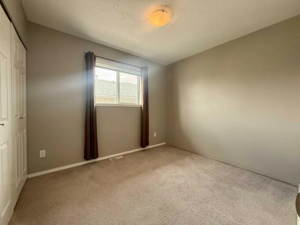 528 16 Street Wainwright AB T9W 1J7