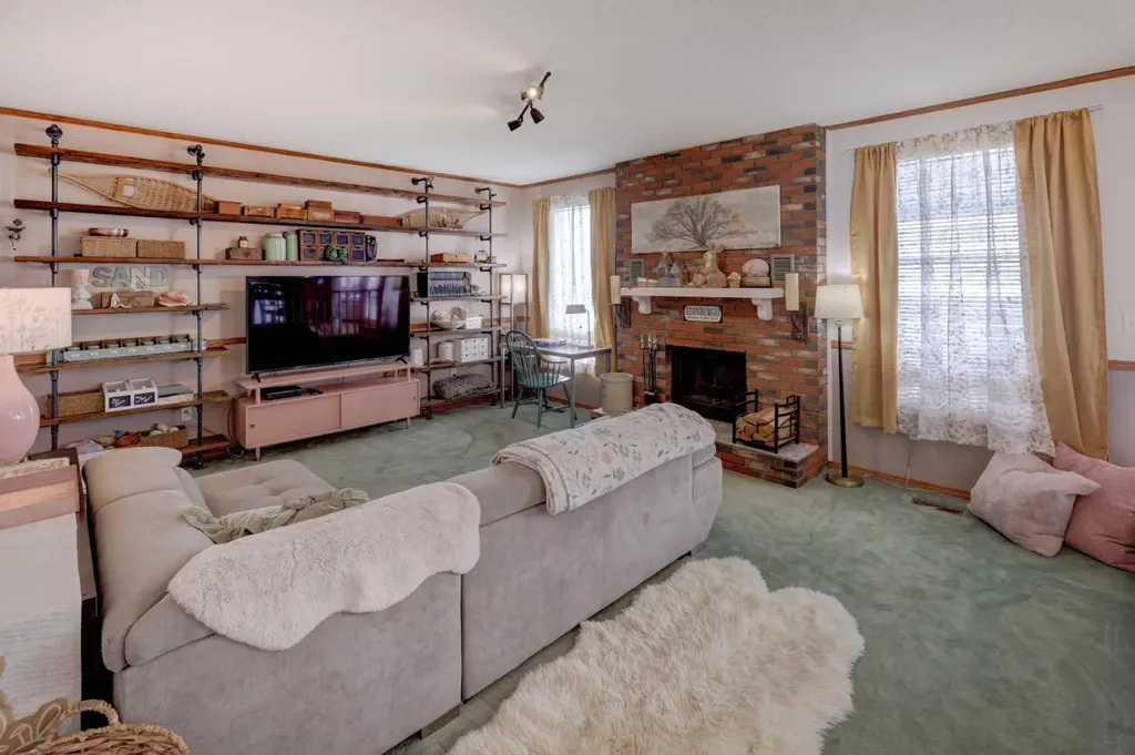 710 Bankview Close Drumheller AB T0J0Y6