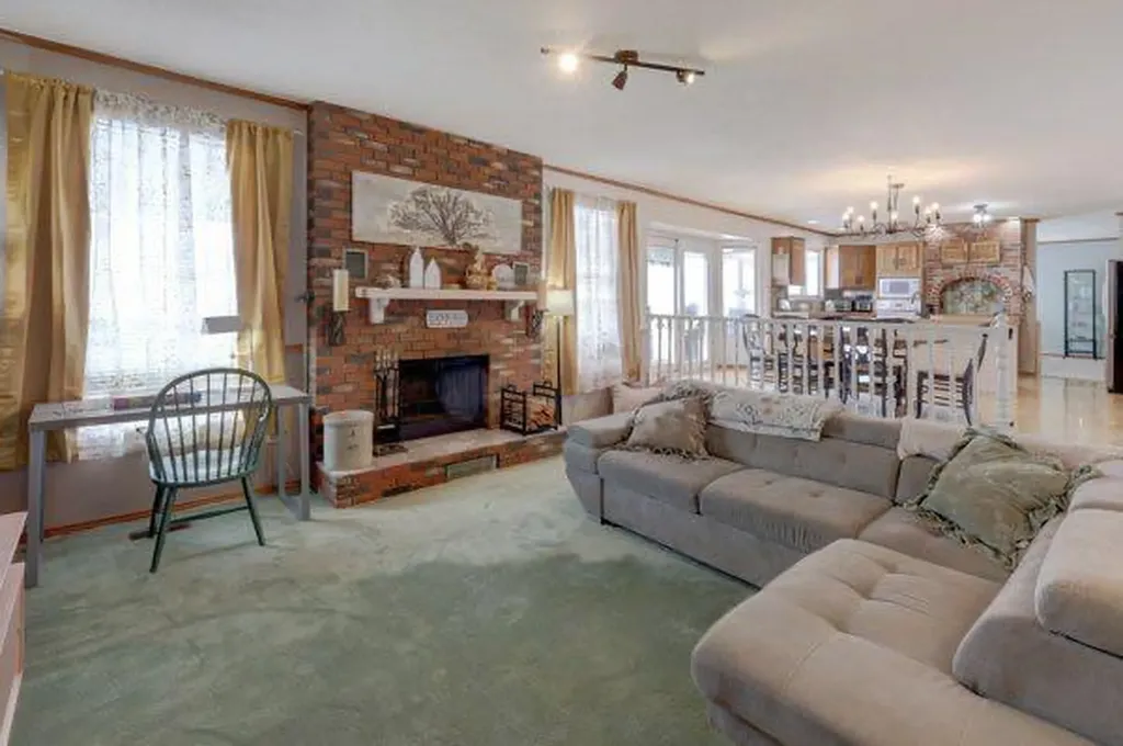 710 Bankview Close Drumheller AB T0J0Y6