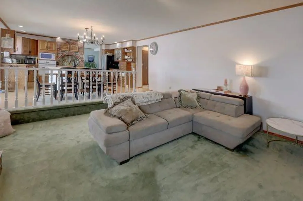 710 Bankview Close Drumheller AB T0J0Y6