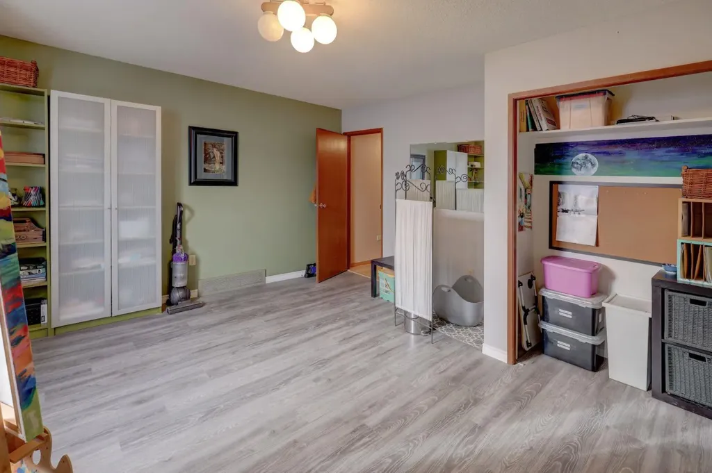 710 Bankview Close Drumheller AB T0J0Y6