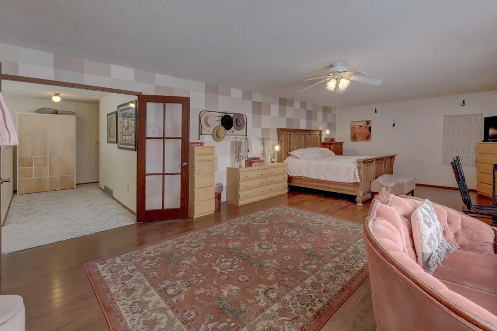 710 Bankview Close Drumheller AB T0J0Y6