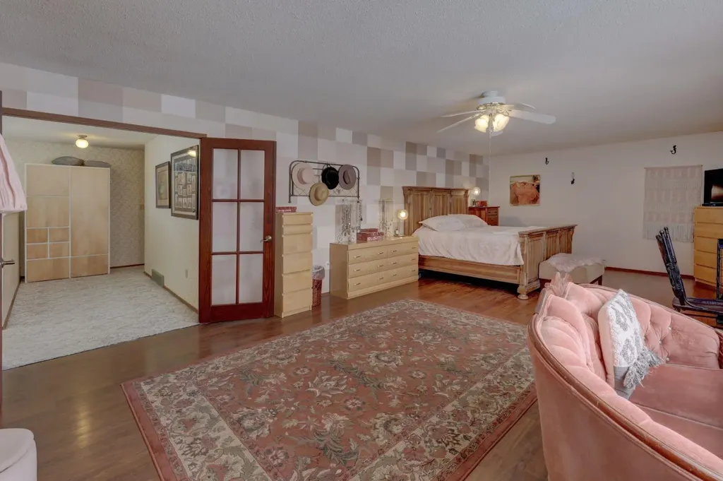 710 Bankview Close Drumheller AB T0J0Y6