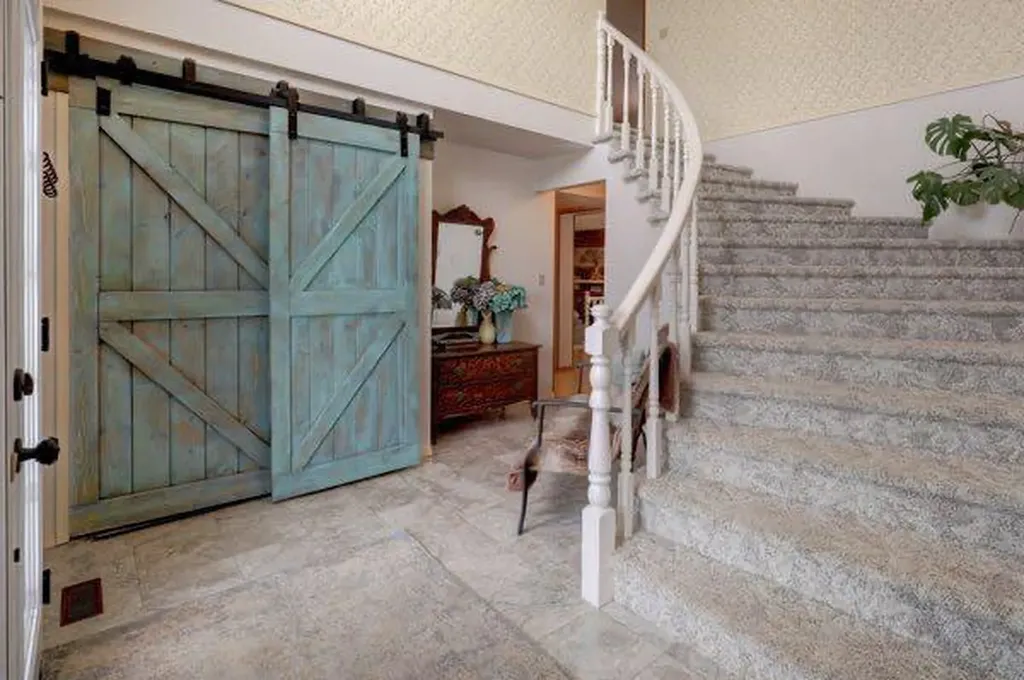 710 Bankview Close Drumheller AB T0J0Y6