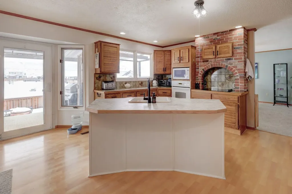 710 Bankview Close Drumheller AB T0J0Y6