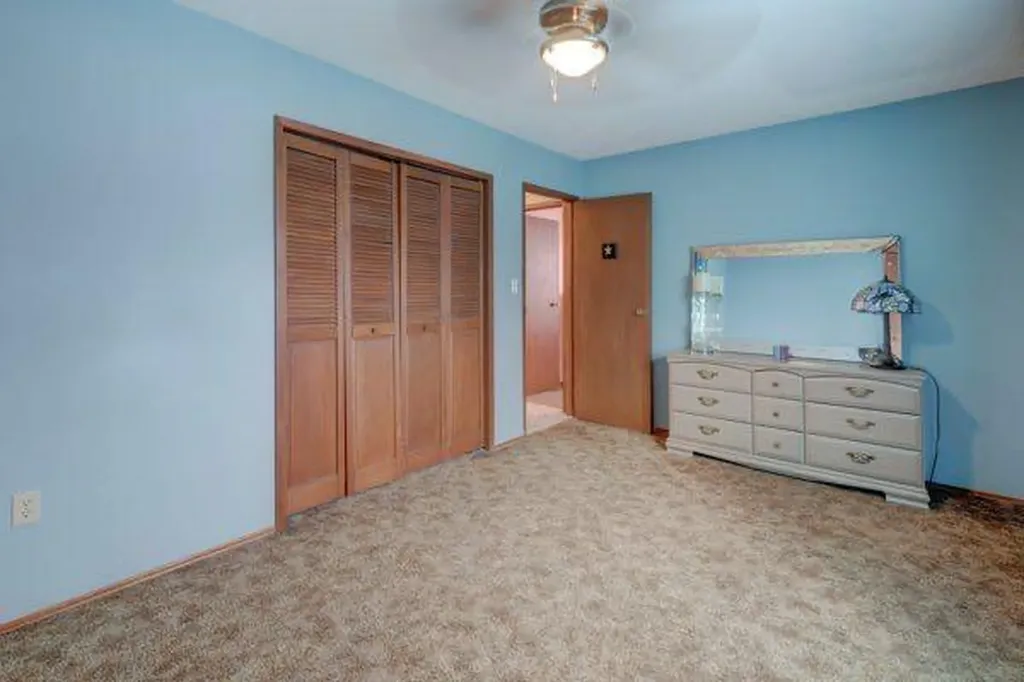 710 Bankview Close Drumheller AB T0J0Y6