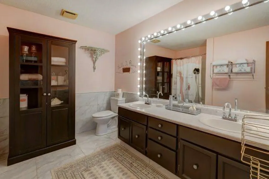 710 Bankview Close Drumheller AB T0J0Y6