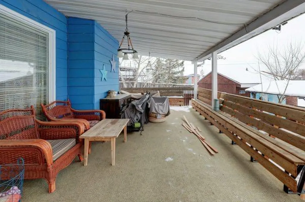 710 Bankview Close Drumheller AB T0J0Y6