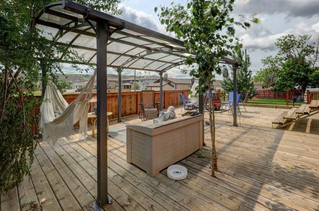 710 Bankview Close Drumheller AB T0J0Y6