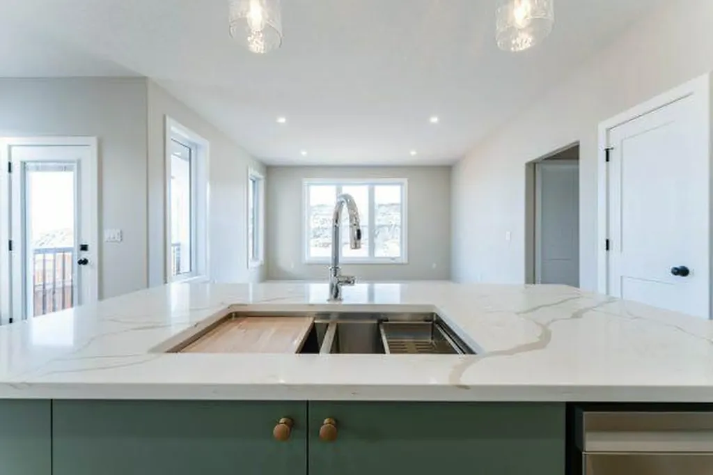 168 10 Avenue SE Drumheller AB T0J0Y6