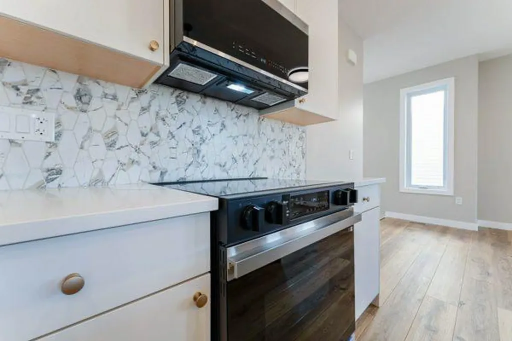168 10 Avenue SE Drumheller AB T0J0Y6