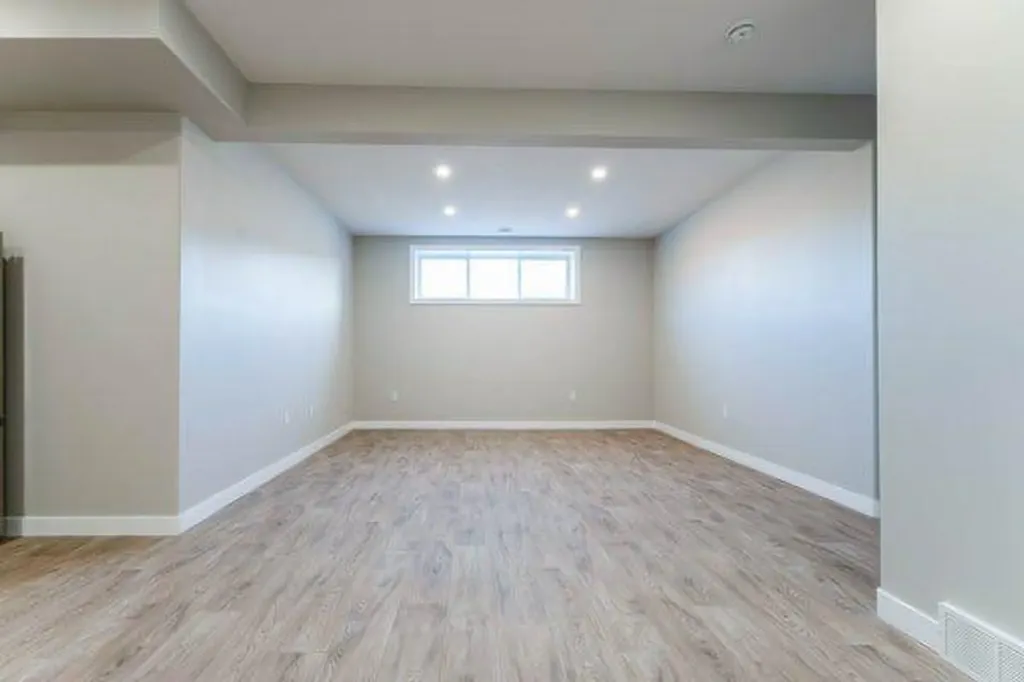 168 10 Avenue SE Drumheller AB T0J0Y6