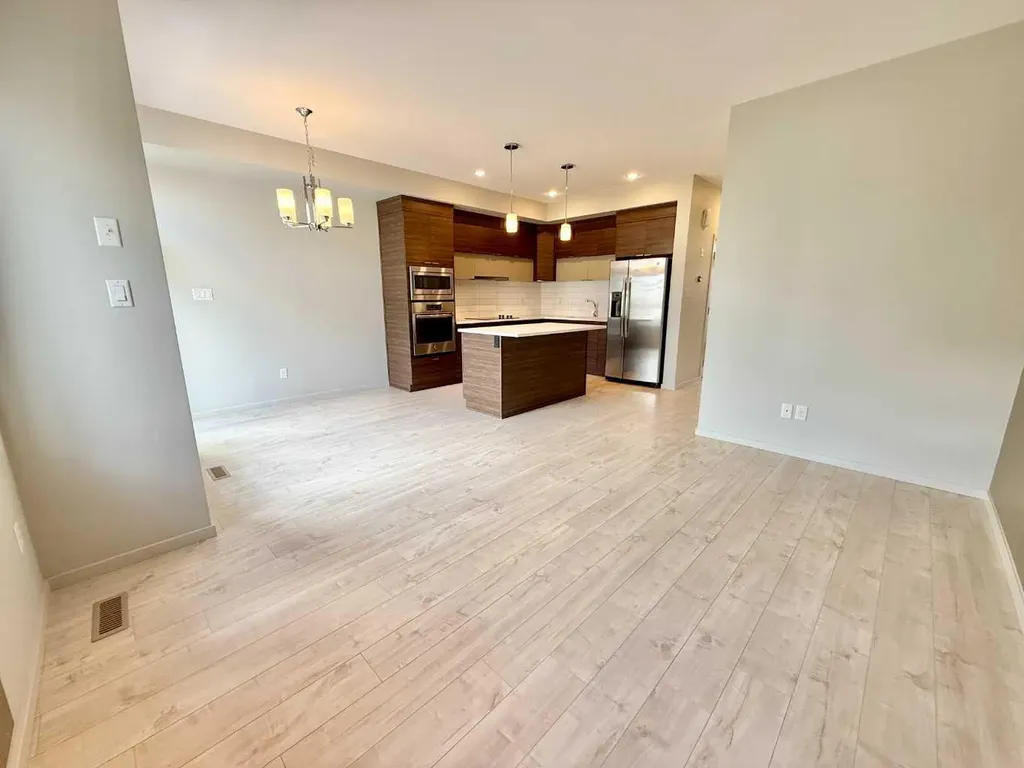 482 Highlands Boulevard W Lethbridge AB T1J 5K5