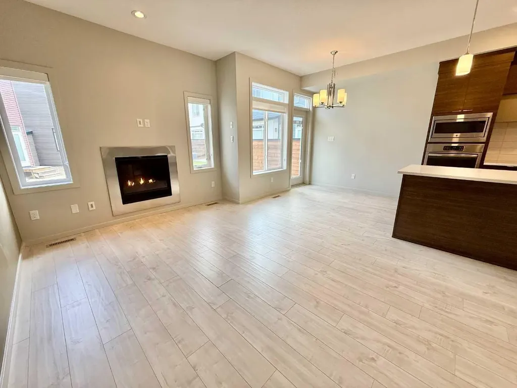 482 Highlands Boulevard W Lethbridge AB T1J 5K5