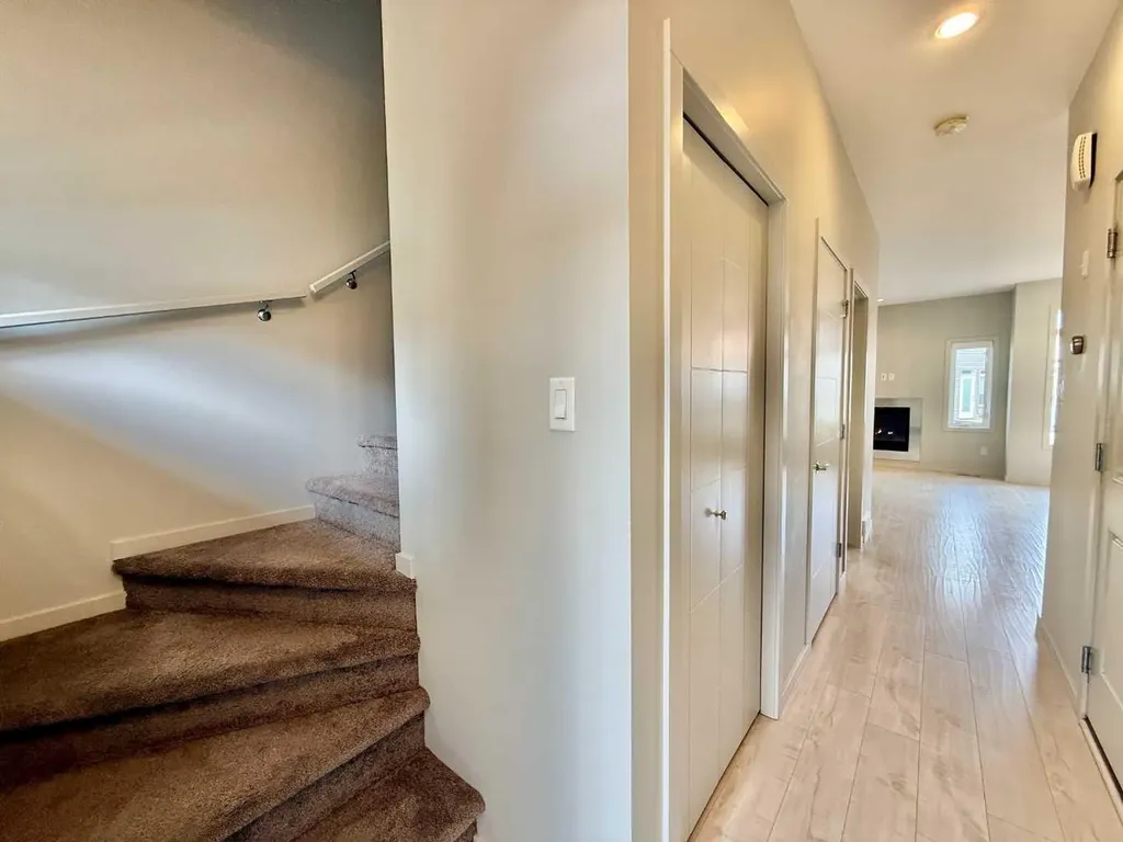 482 Highlands Boulevard W Lethbridge AB T1J 5K5