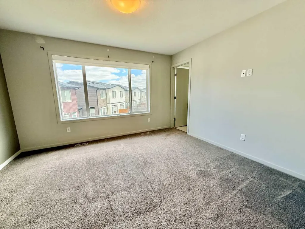 482 Highlands Boulevard W Lethbridge AB T1J 5K5