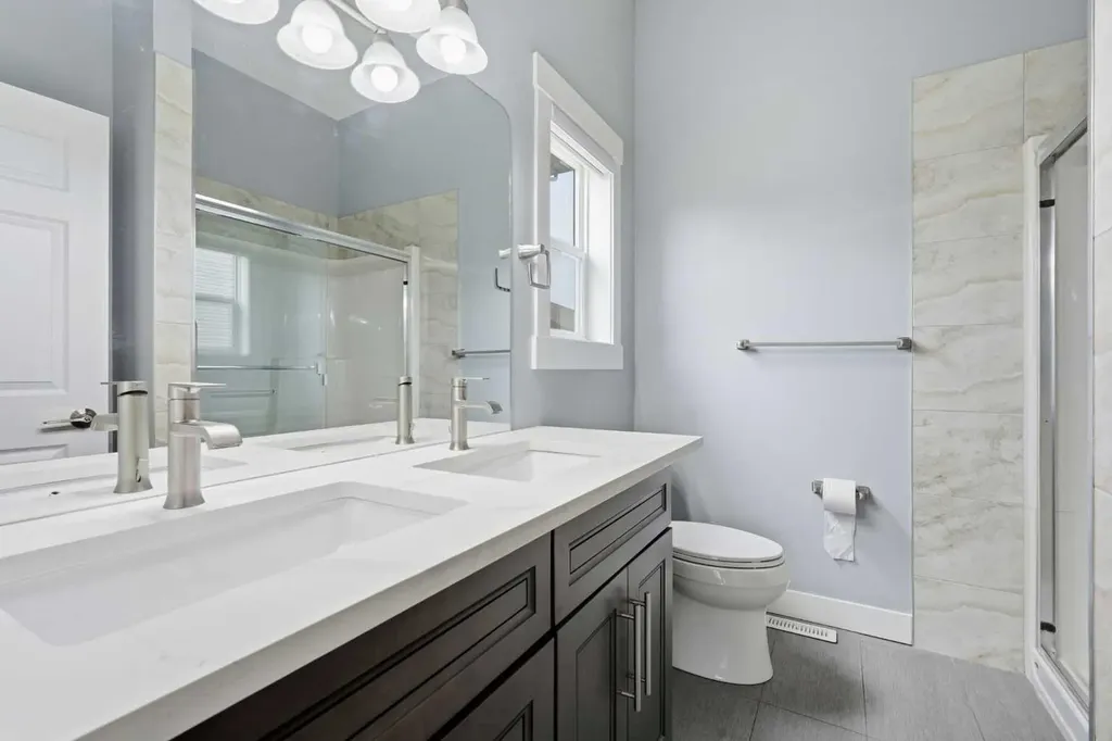 209 Oakmere Close Chestermere AB T1X1L1