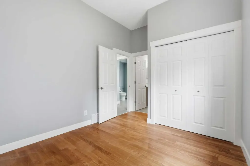 209 Oakmere Close Chestermere AB T1X1L1