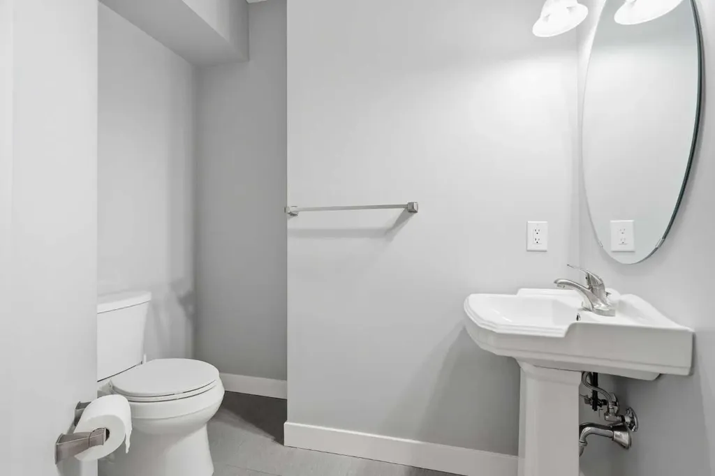 209 Oakmere Close Chestermere AB T1X1L1