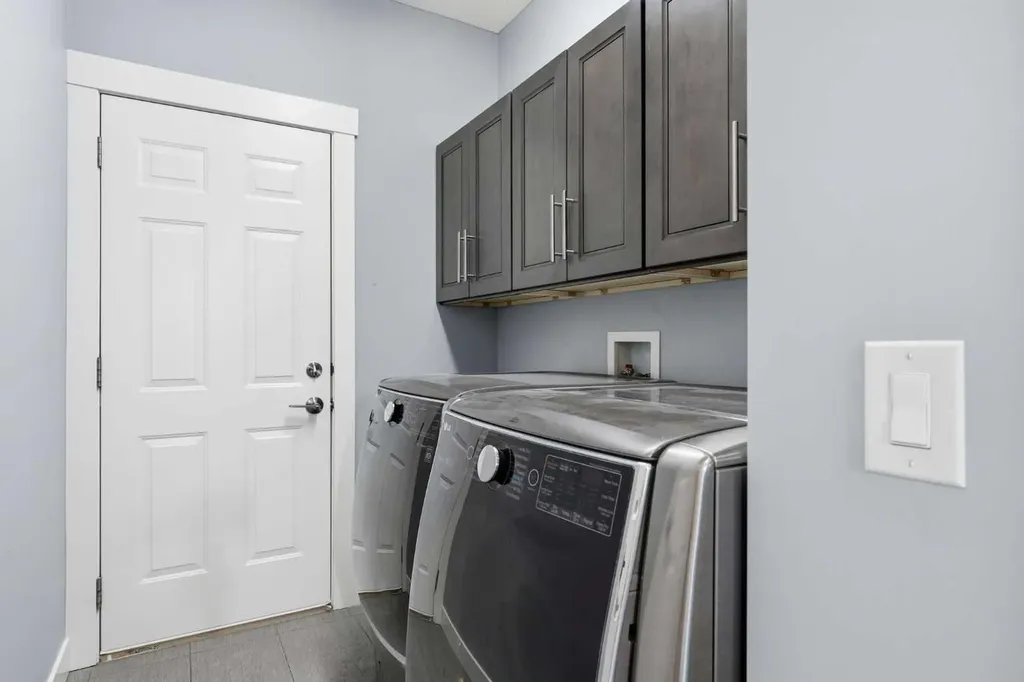 209 Oakmere Close Chestermere AB T1X1L1