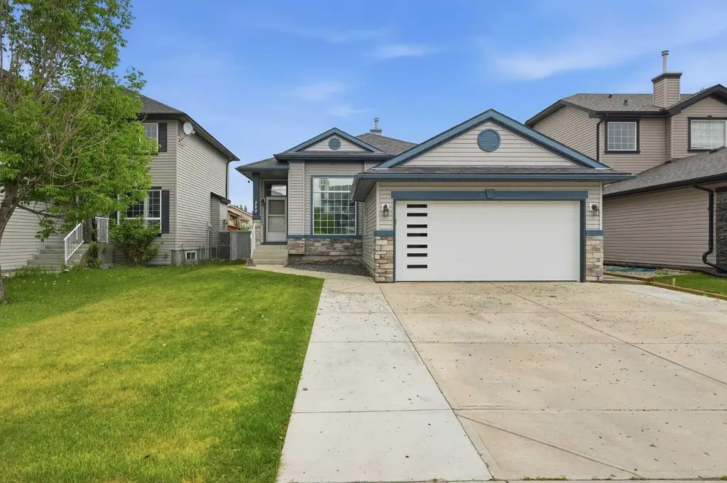 209 Oakmere Close Chestermere AB T1X1L1