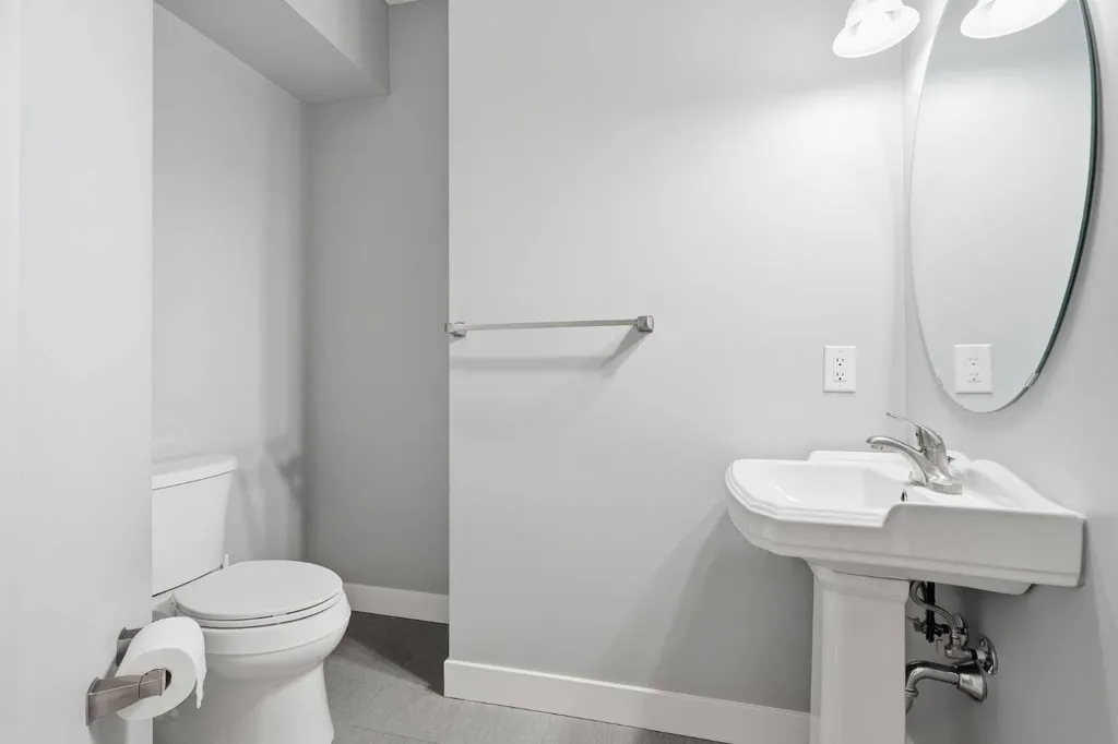 209 Oakmere Close Chestermere AB T1X1L1