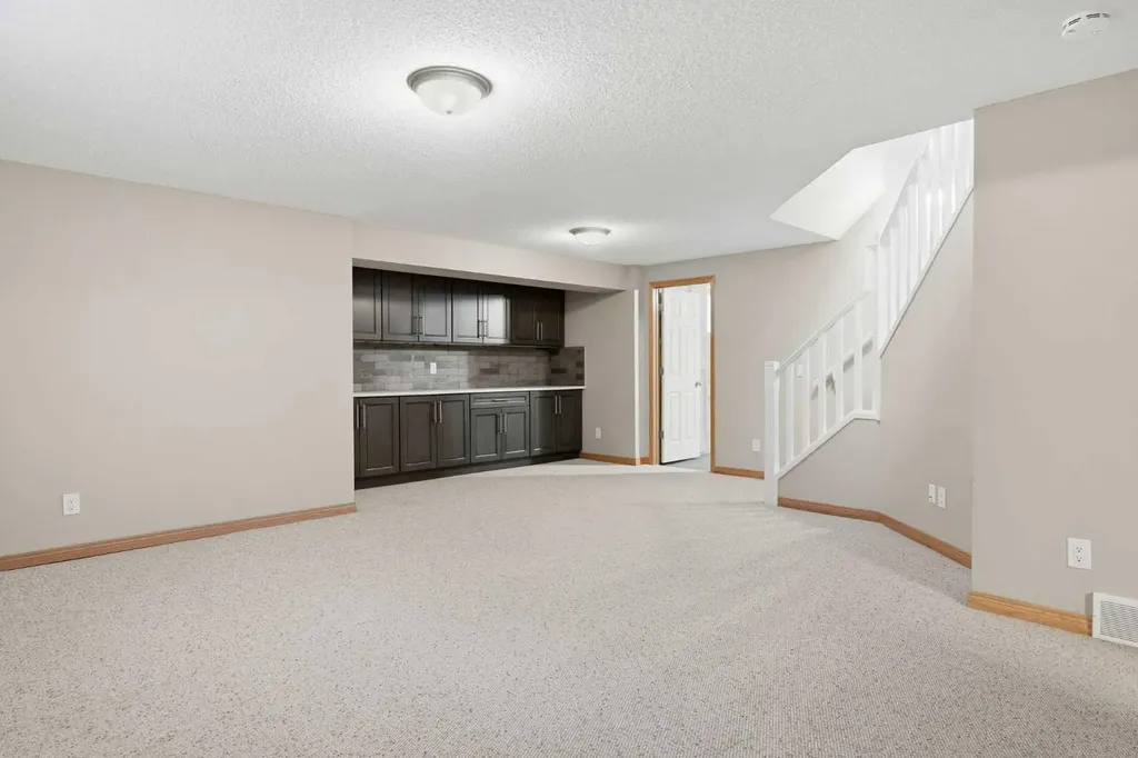 209 Oakmere Close Chestermere AB T1X1L1