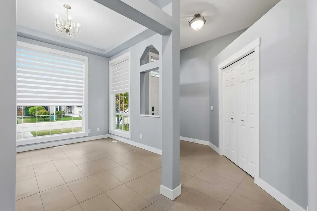 209 Oakmere Close Chestermere AB T1X1L1